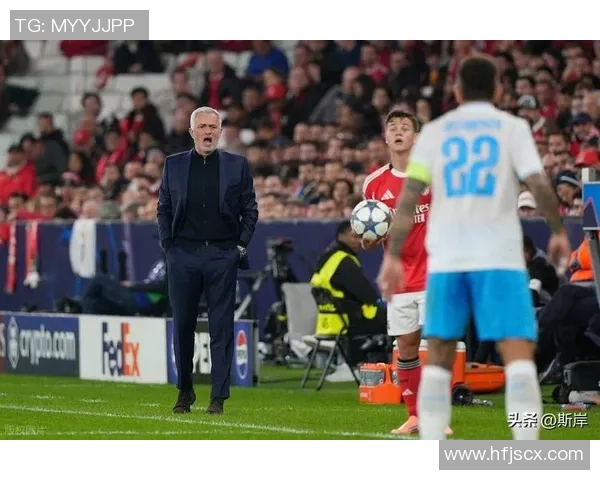 欧联杯曼联大胜本菲卡帽子戏法引发全场狂欢战术分析揭秘